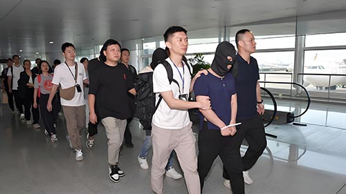 揭露!电诈回流人员竟遭强迫卖淫，需做满一年?!真相令人发指