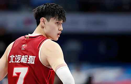 22岁中国锋线震撼NBA!曾凡博签约篮网引爆三大悬念