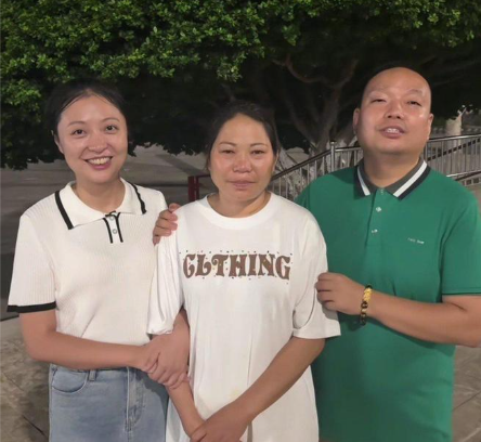千万富翁与母亲相认：3个理由要将妈妈带身边