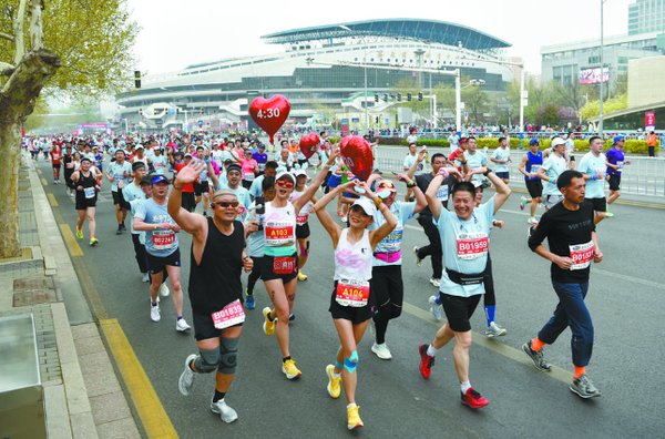 76000步祭英烈刷屏 石家庄红培激活红色生命力