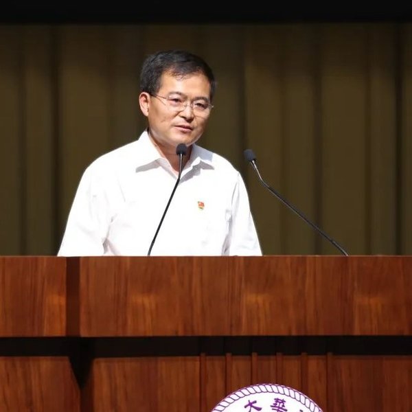 清华硕士县委书记6秒走红，红色培训炼就务实作风密码