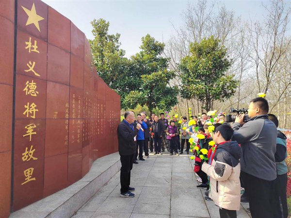 清明时节红色干部培训 如何唤醒干部初心使命