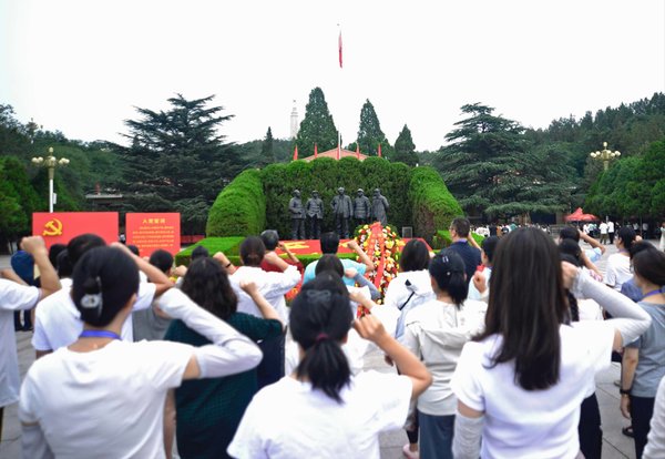 党员干部需重温西柏坡艰苦奋斗精