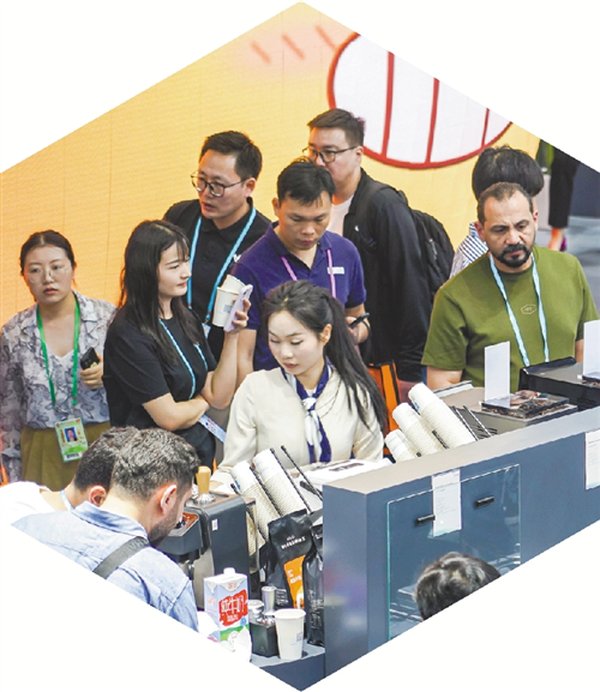 广交会‘小孩姐’硬核应对压价 2026外贸谈判新标杆