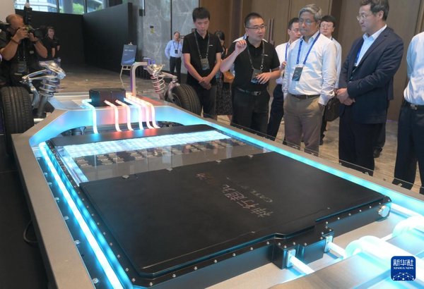 比亚迪宁德时代联手超充 2026车企格局将改写？