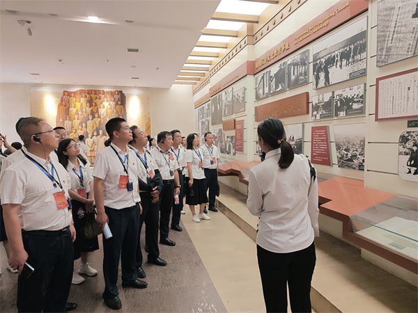 2026西柏坡干部培训 借‘振兴中华’呐喊传红色力量