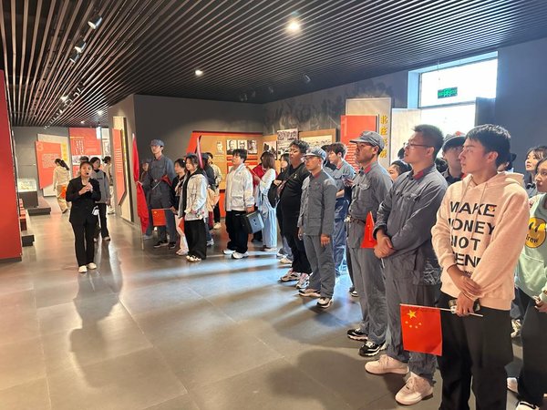 西柏坡红色党建培训 借五一消费热激活企业新动能